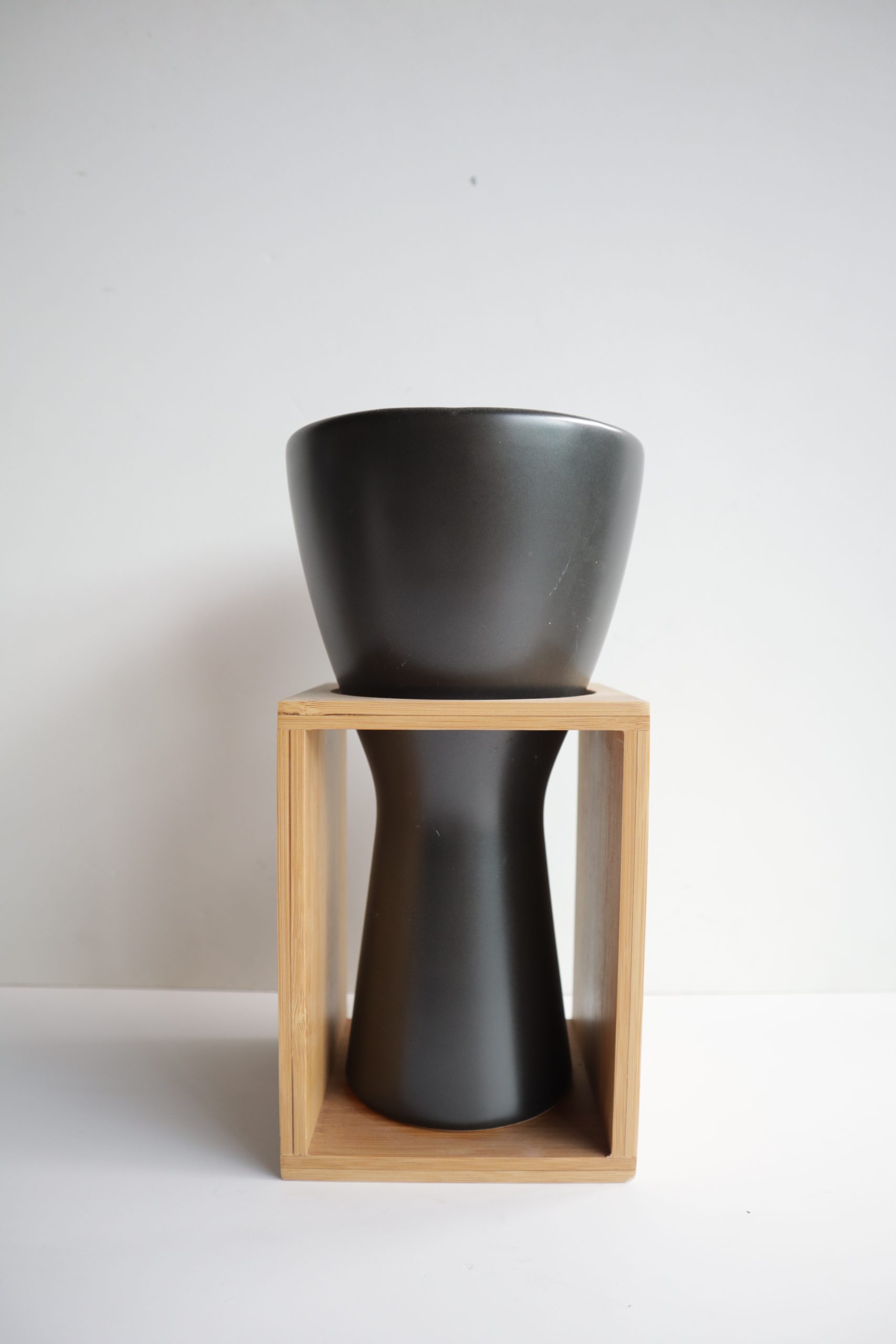 Pedestal Vase of Reflection L