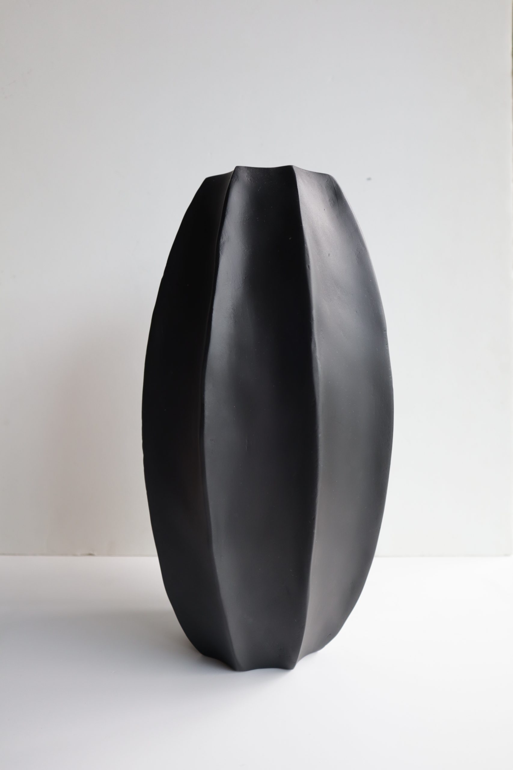 Noir Crescent Mango Wood Vase S