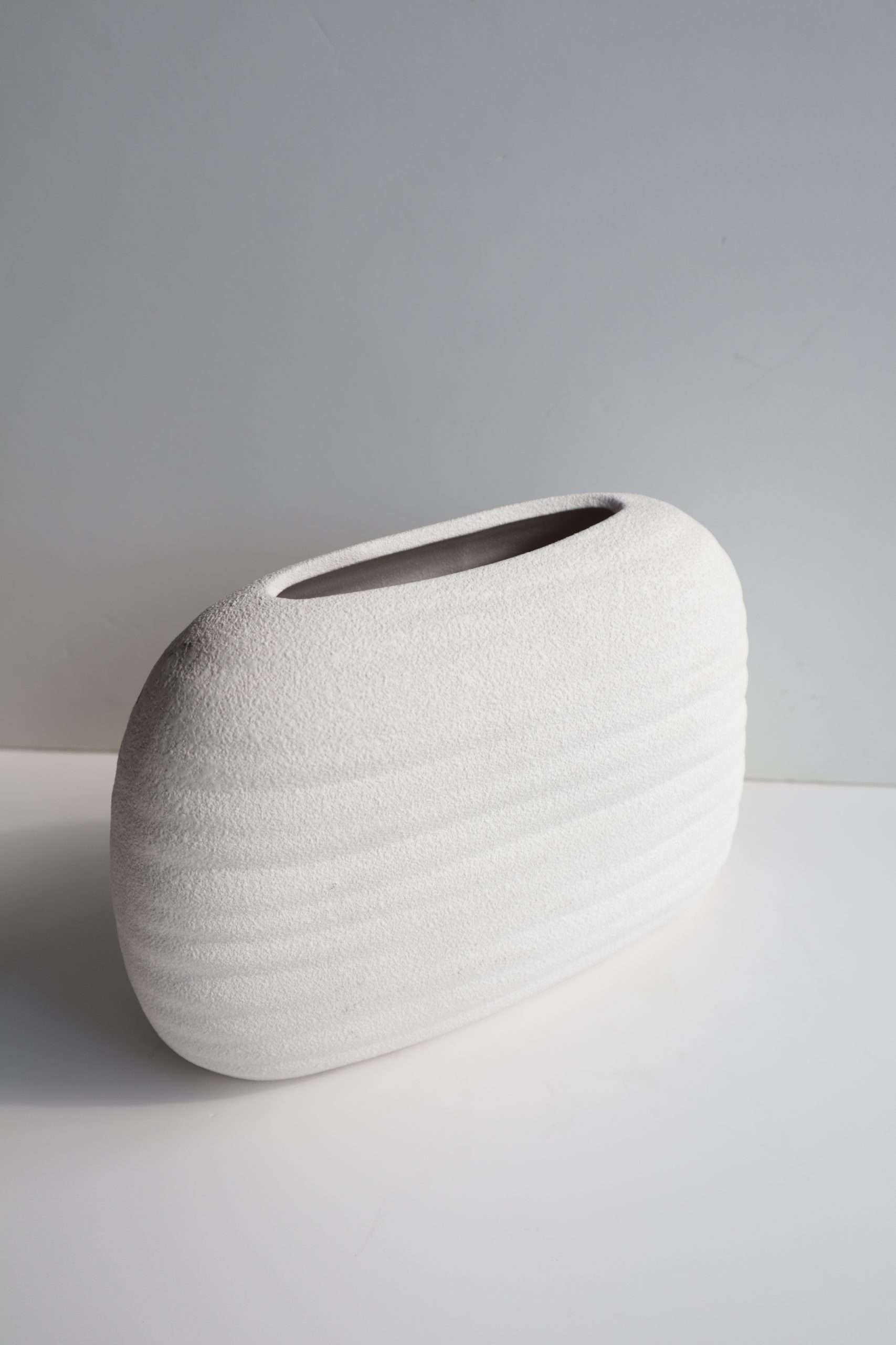 Oval Textured Planter M