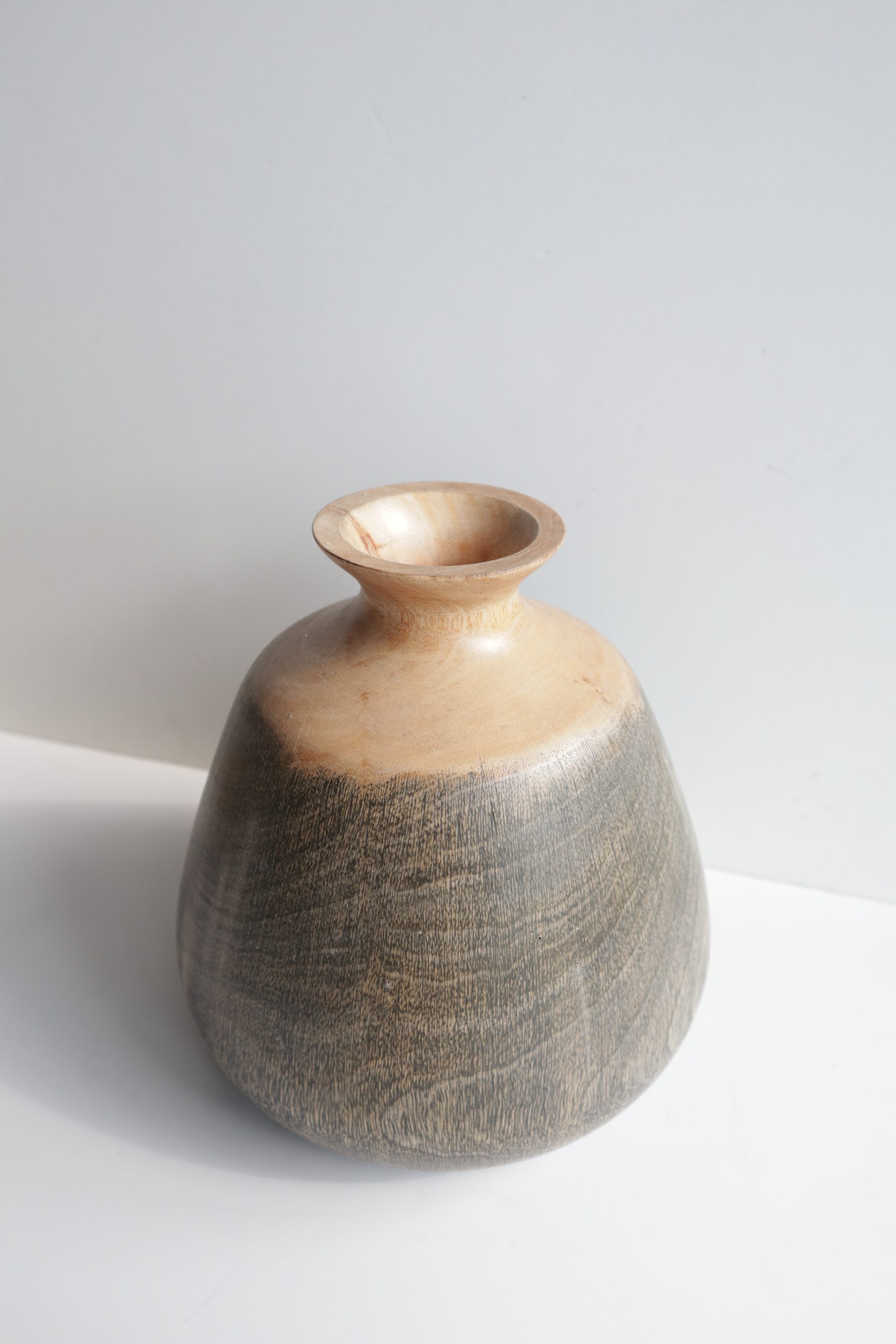 Serenity Gradient Mango Wood Vase S
