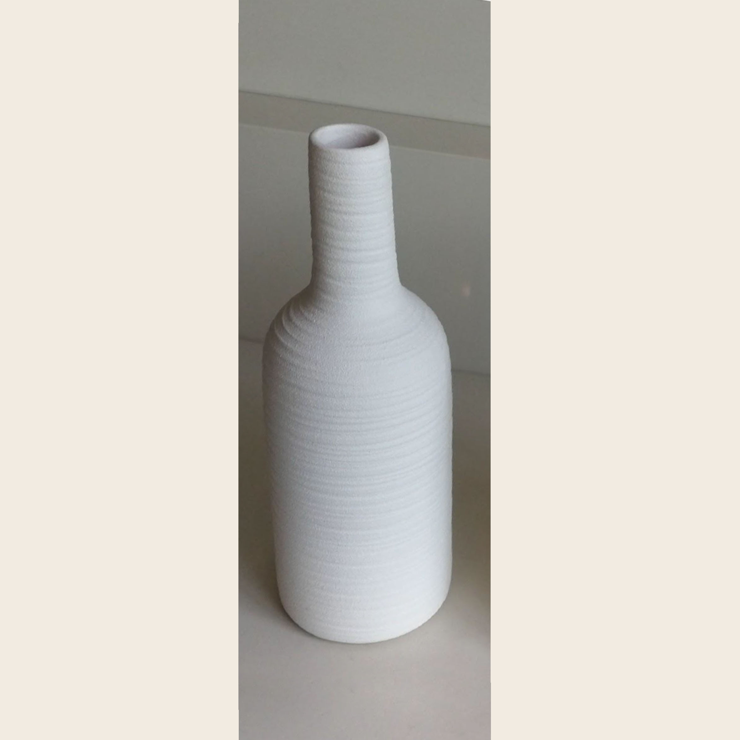 Linear Elegance Vase M