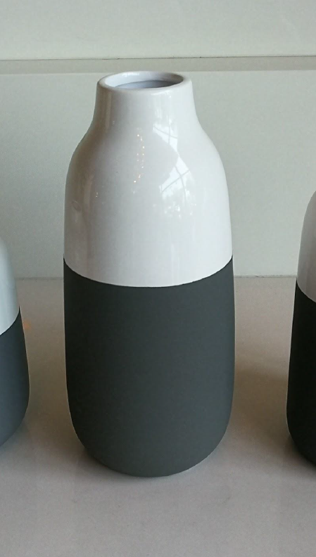 Monochromatic Elegance Vase L